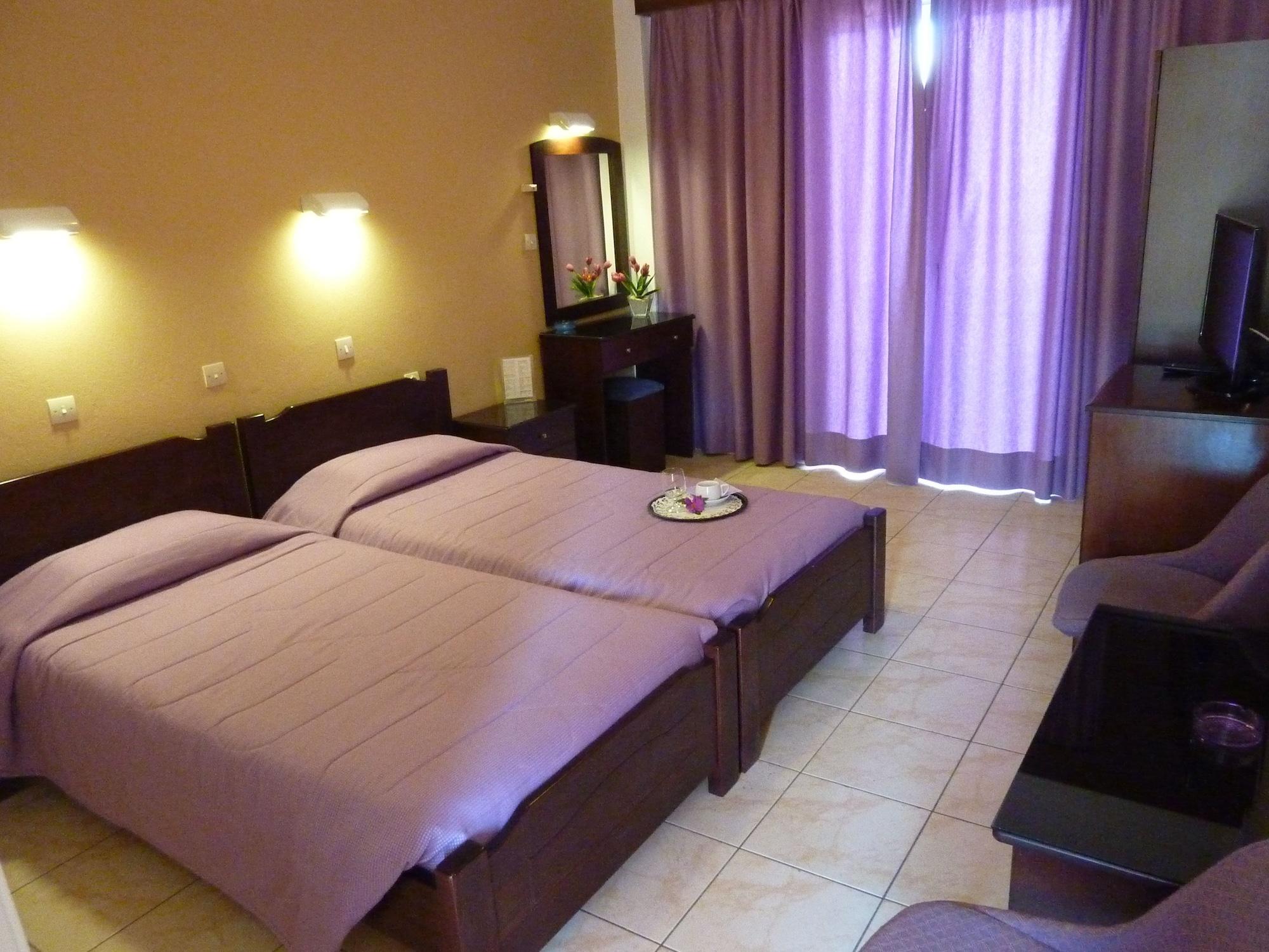 Oasis Hotel Perama  Extérieur photo