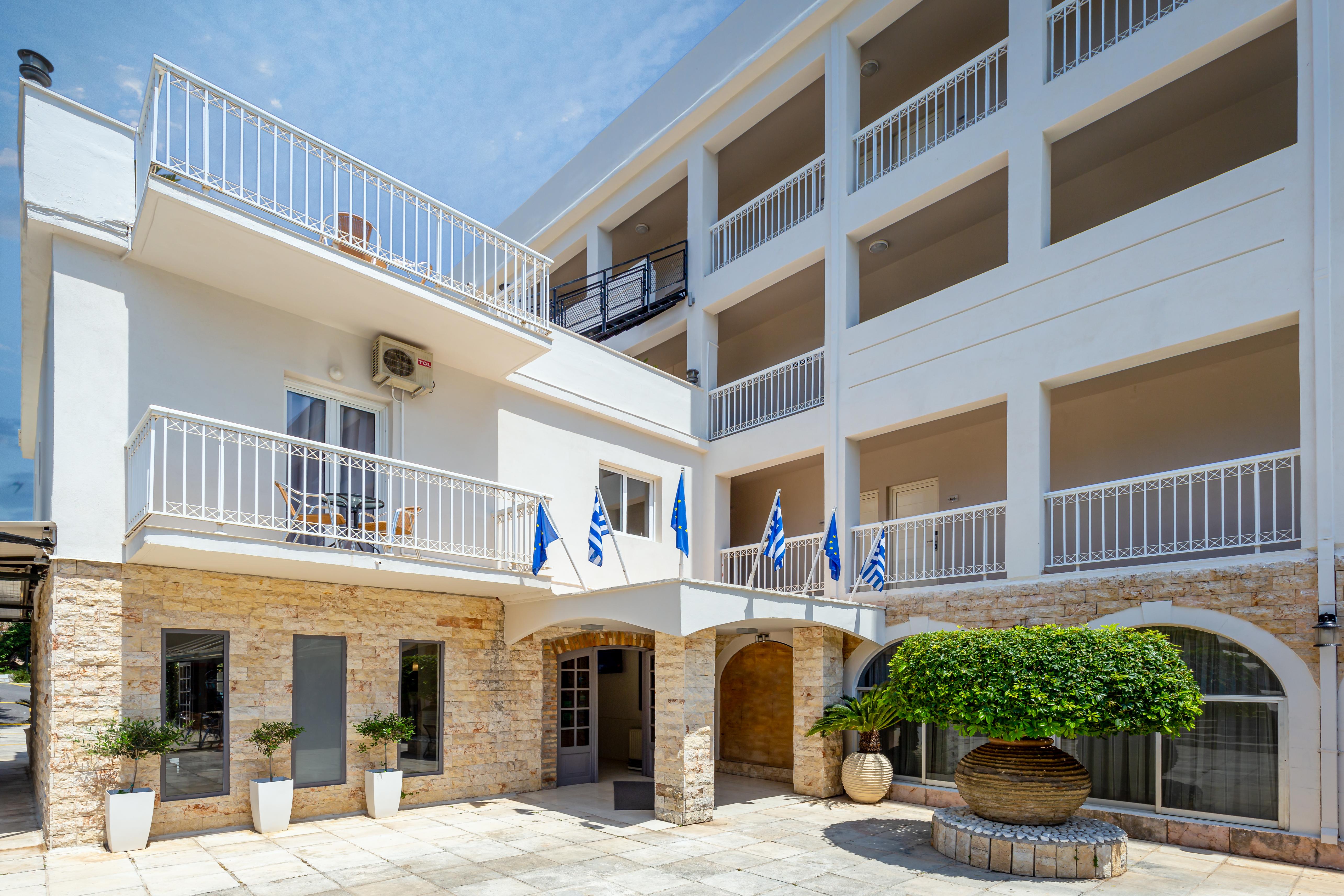 Oasis Hotel Perama  Extérieur photo