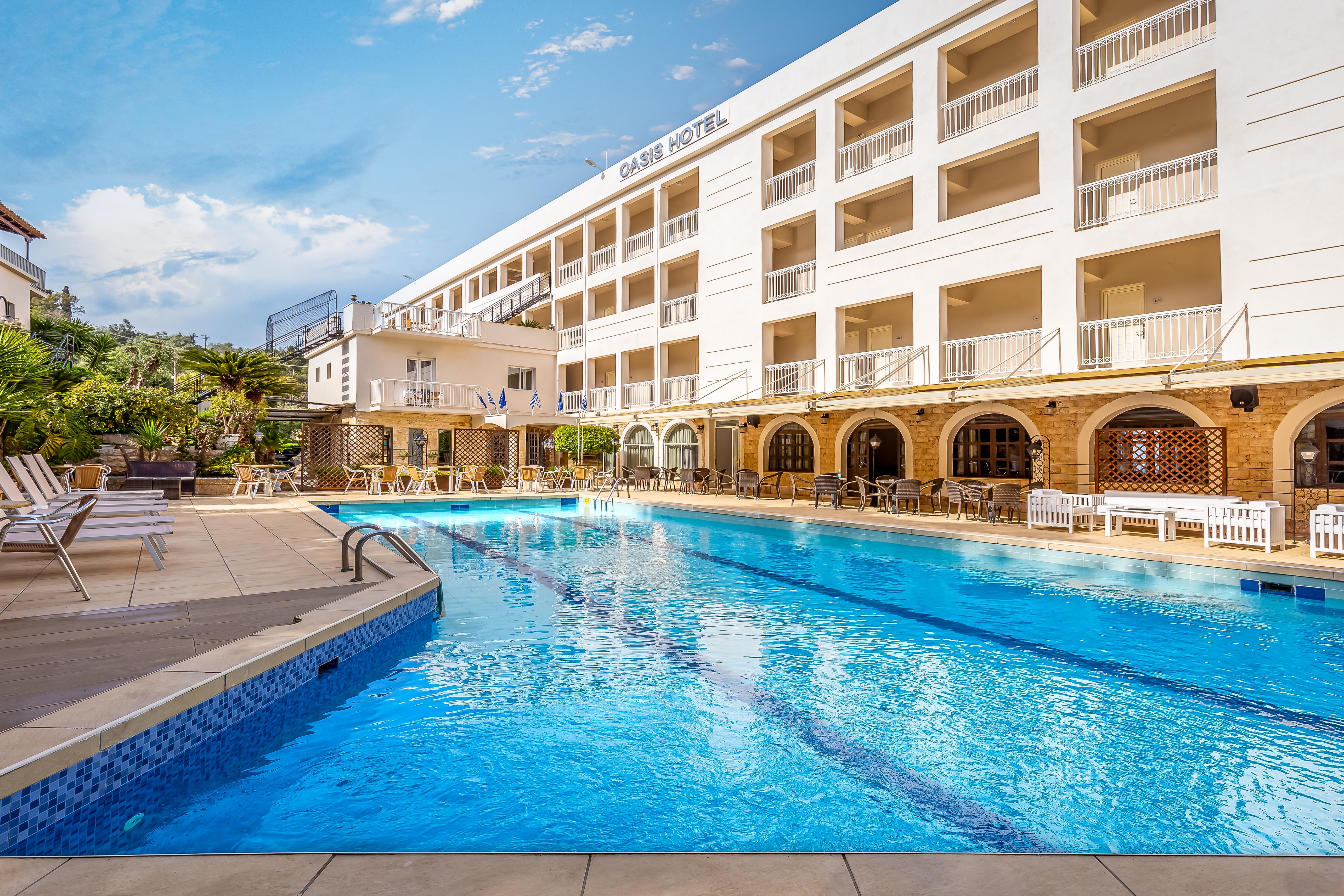 Oasis Hotel Perama  Extérieur photo